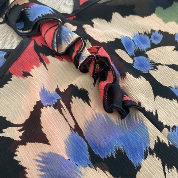 Everly Sheer floral racer back blouse - Picture 3 of 4